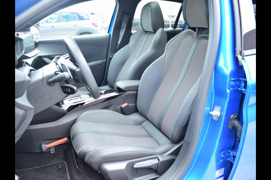 Peugeot 208 Hybrid 100 e-DCS6 GT PANORAMADAK | NAVI & CARPLAY | ACHTERUITRIJCAMERA MET SENSOREN | E.C.C. |