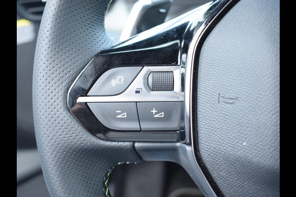 Peugeot 208 Hybrid 100 e-DCS6 GT PANORAMADAK | NAVI & CARPLAY | ACHTERUITRIJCAMERA MET SENSOREN | E.C.C. |