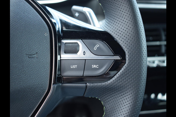 Peugeot 208 Hybrid 100 e-DCS6 GT PANORAMADAK | NAVI & CARPLAY | ACHTERUITRIJCAMERA MET SENSOREN | E.C.C. |