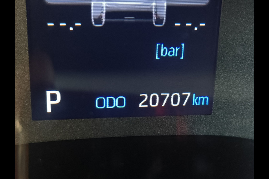 Toyota Yaris 1.5 Hybrid Active uit 2022 Rijklaar + 12 maanden Bovag-garantie Henk Jongen Auto's in Helmond,  al 50 jaar service zoals 't hoort!