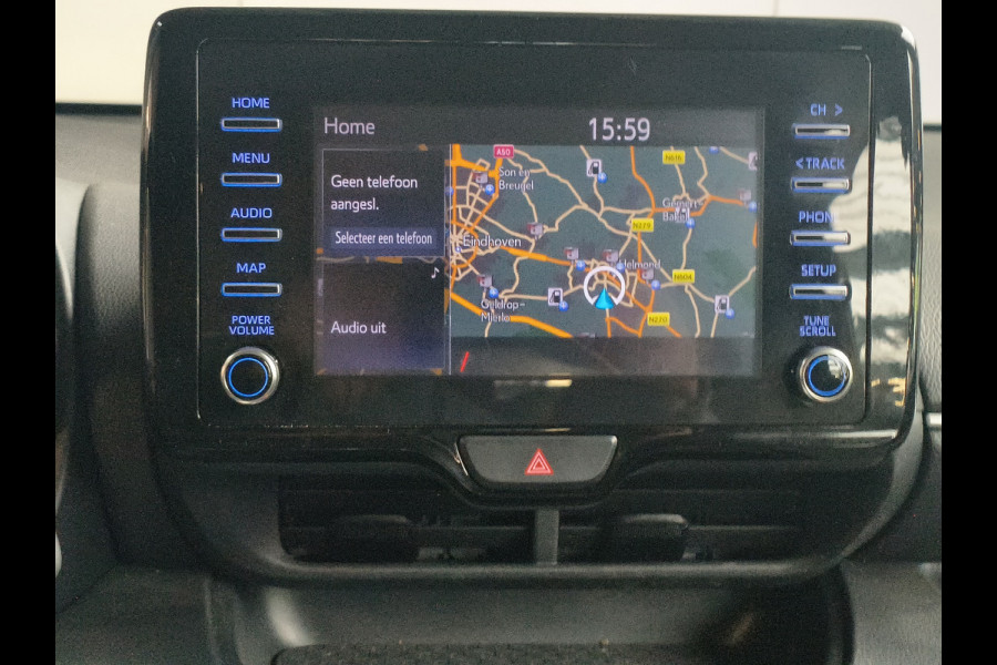 Toyota Yaris 1.5 Hybrid Active uit 2022 Rijklaar + 12 maanden Bovag-garantie Henk Jongen Auto's in Helmond,  al 50 jaar service zoals 't hoort!