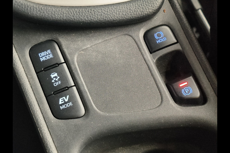 Toyota Yaris 1.5 Hybrid Active uit 2022 Rijklaar + 12 maanden Bovag-garantie Henk Jongen Auto's in Helmond,  al 50 jaar service zoals 't hoort!