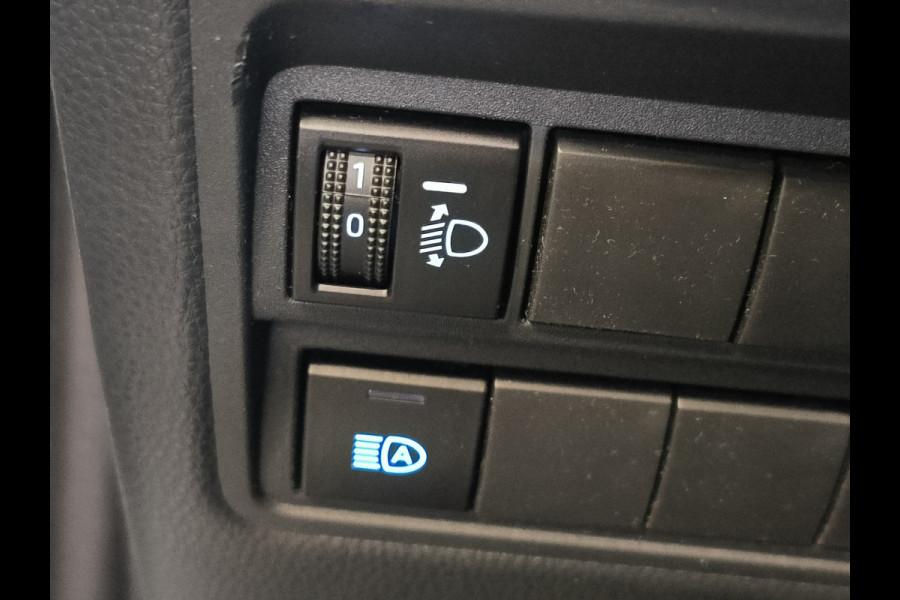 Toyota Yaris 1.5 Hybrid Active uit 2022 Rijklaar + 12 maanden Bovag-garantie Henk Jongen Auto's in Helmond,  al 50 jaar service zoals 't hoort!