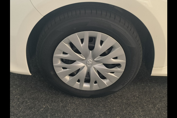 Toyota Yaris 1.5 Hybrid Active uit 2022 Rijklaar + 12 maanden Bovag-garantie Henk Jongen Auto's in Helmond,  al 50 jaar service zoals 't hoort!