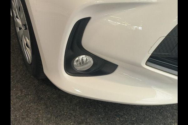 Toyota Yaris 1.5 Hybrid Active uit 2022 Rijklaar + 12 maanden Bovag-garantie Henk Jongen Auto's in Helmond,  al 50 jaar service zoals 't hoort!