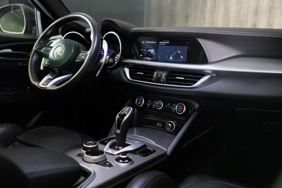 Alfa Romeo Stelvio 2.0 T AWD 6C Villa d'Este / Acc / Lane Assist / HK / Dode Hoek / Camera / Open Panoramadak / Led / Pdc / 20 Inc