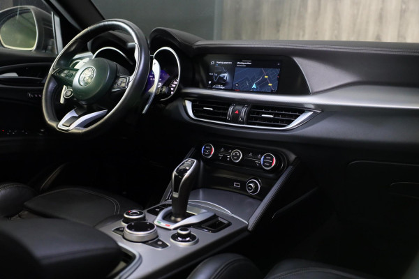 Alfa Romeo Stelvio 2.0 T AWD 6C Villa d'Este / Acc / Lane Assist / HK / Dode Hoek / Camera / Open Panoramadak / Led / Pdc / 20 Inc