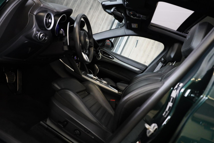 Alfa Romeo Stelvio 2.0 T AWD 6C Villa d'Este / Acc / Lane Assist / HK / Dode Hoek / Camera / Open Panoramadak / Led / Pdc / 20 Inc