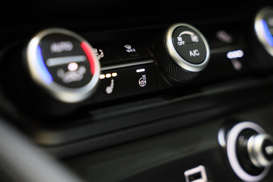 Alfa Romeo Stelvio 2.0 T AWD 6C Villa d'Este / Acc / Lane Assist / HK / Dode Hoek / Camera / Open Panoramadak / Led / Pdc / 20 Inc