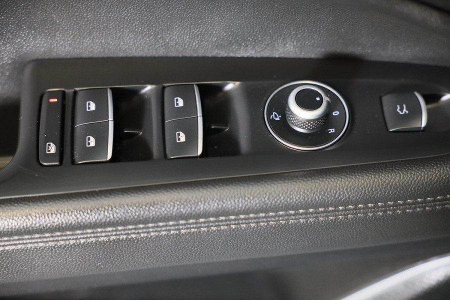 Alfa Romeo Stelvio 2.0 T AWD 6C Villa d'Este / Acc / Lane Assist / HK / Dode Hoek / Camera / Open Panoramadak / Led / Pdc / 20 Inc