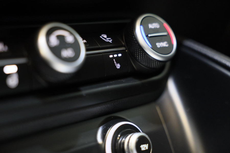 Alfa Romeo Stelvio 2.0 T AWD 6C Villa d'Este / Acc / Lane Assist / HK / Dode Hoek / Camera / Open Panoramadak / Led / Pdc / 20 Inc