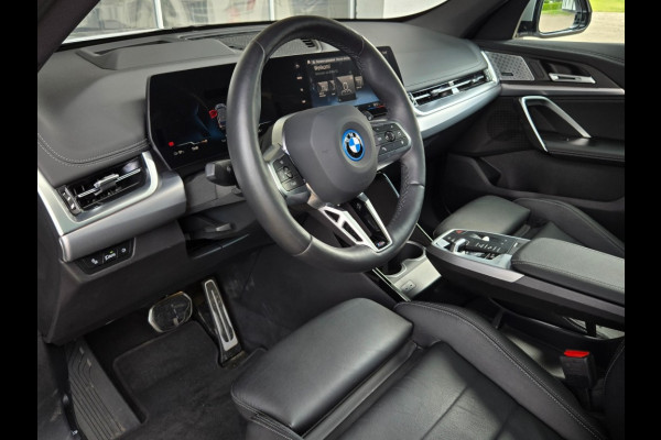 BMW iX1 XDRIVE30 LAUNCH ED. I M PAKKET I 20 INCH I PANORAMA I HARMAN & KARDON