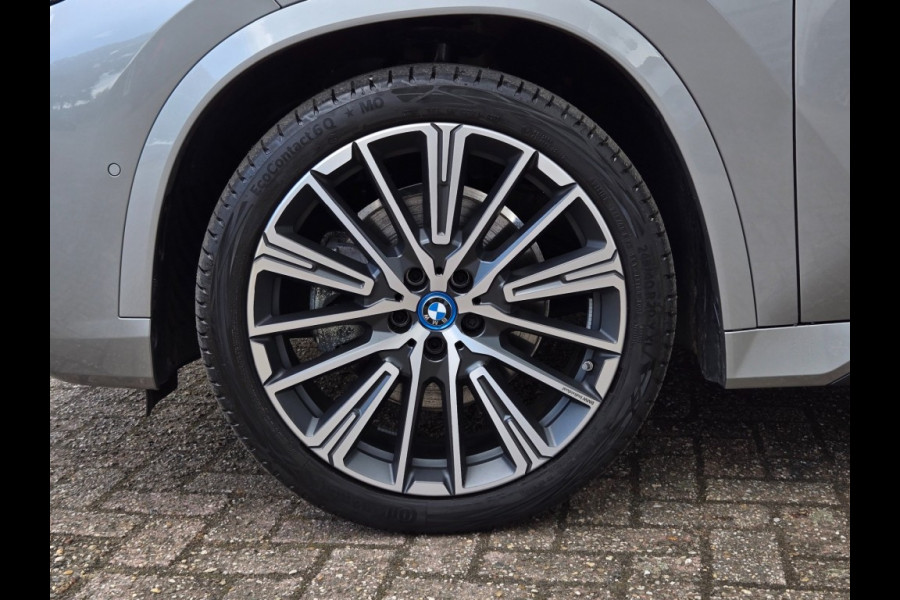 BMW iX1 XDRIVE30 LAUNCH ED. I M PAKKET I 20 INCH I PANORAMA I HARMAN & KARDON