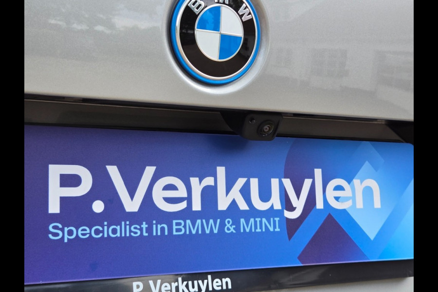 BMW iX1 XDRIVE30 LAUNCH ED. I M PAKKET I 20 INCH I PANORAMA I HARMAN & KARDON