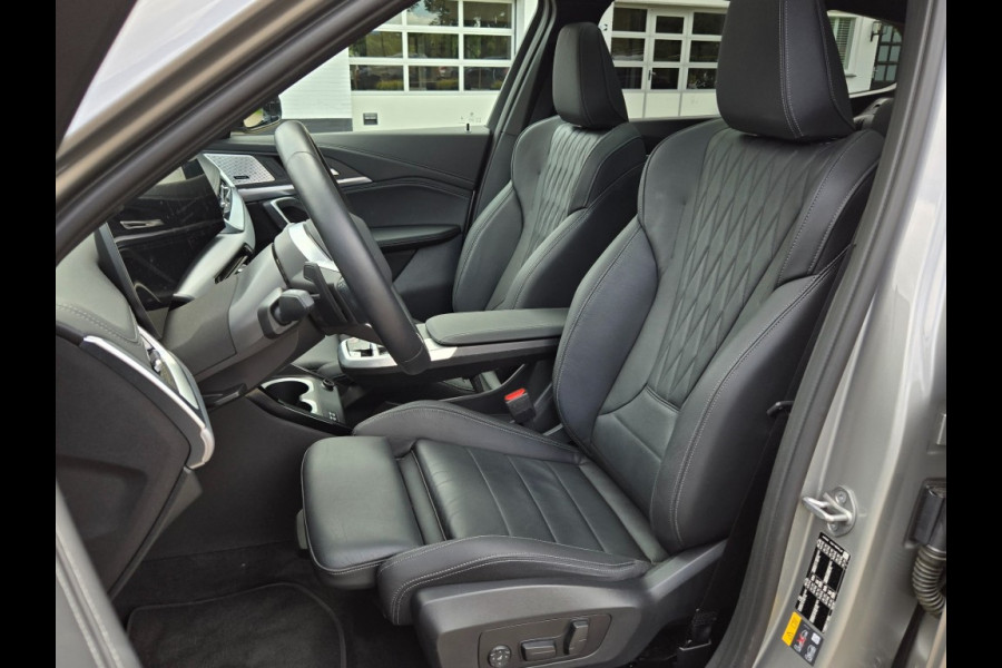 BMW iX1 XDRIVE30 LAUNCH ED. I M PAKKET I 20 INCH I PANORAMA I HARMAN & KARDON