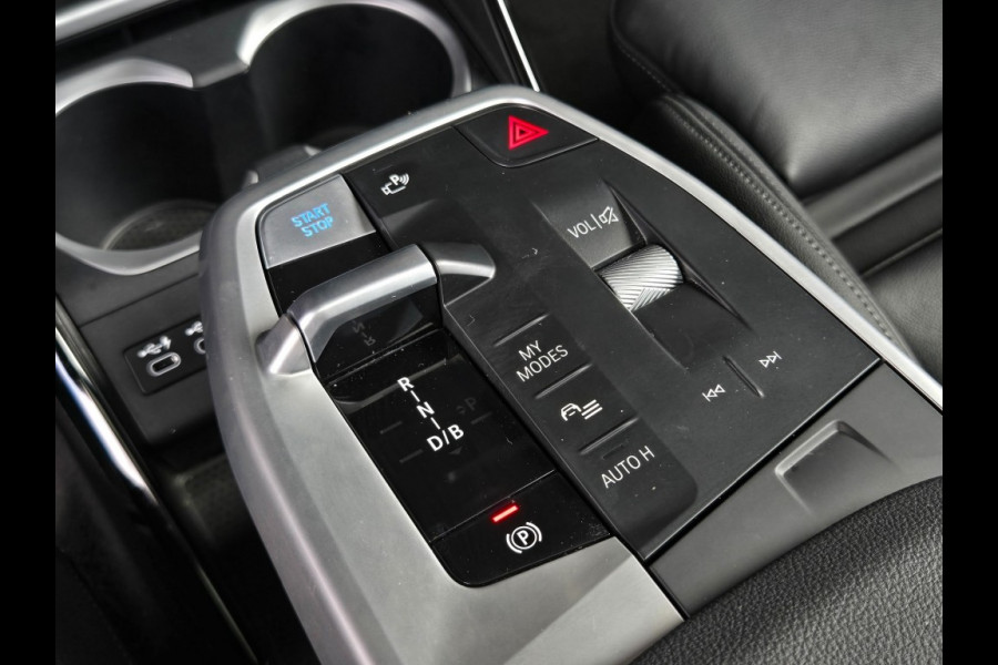 BMW iX1 XDRIVE30 LAUNCH ED. I M PAKKET I 20 INCH I PANORAMA I HARMAN & KARDON