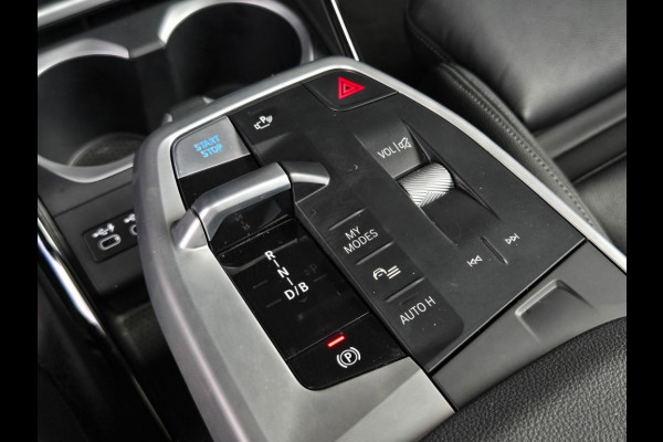 BMW iX1 XDRIVE30 LAUNCH ED. I M PAKKET I 20 INCH I PANORAMA I HARMAN & KARDON