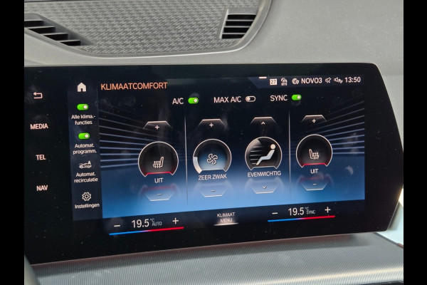BMW iX1 XDRIVE30 LAUNCH ED. I M PAKKET I 20 INCH I PANORAMA I HARMAN & KARDON