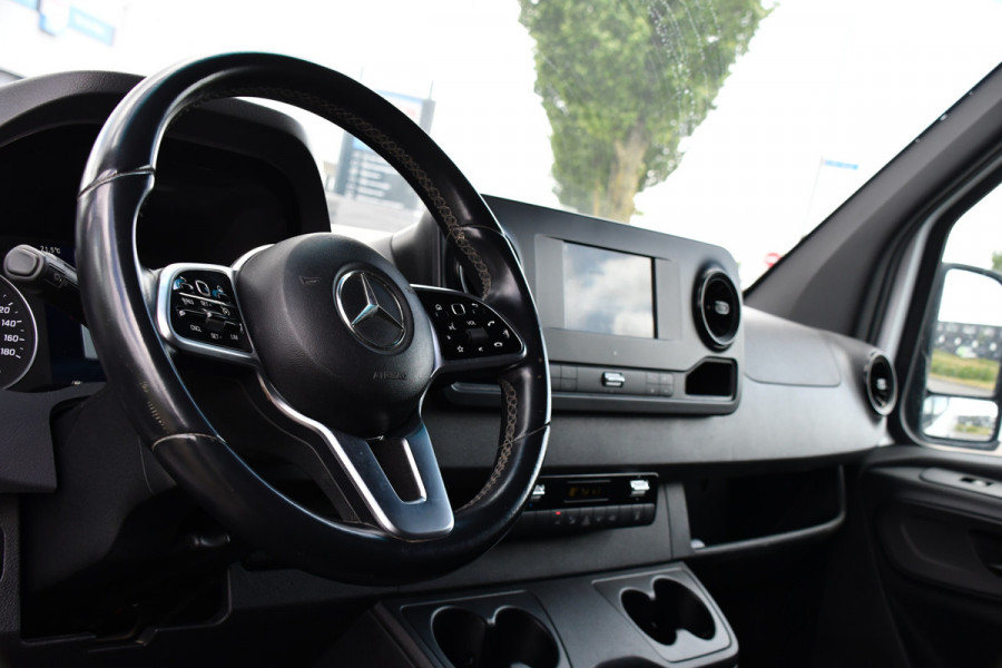 Mercedes-Benz Sprinter 319 V6 3.0 CDI L2H2 AMG Pakket! Camera, Cruise, Carplay, Automaat, LED, 190PK, Multimedia, Stoelverwarming, UNIEK!