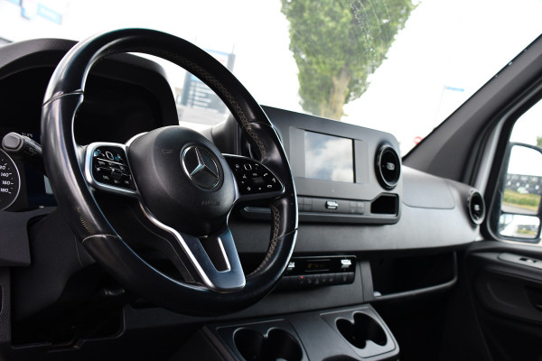 Mercedes-Benz Sprinter 319 V6 3.0 CDI L2H2 AMG Pakket! Camera, Cruise, Carplay, Automaat, LED, 190PK, Multimedia, Stoelverwarming, UNIEK!