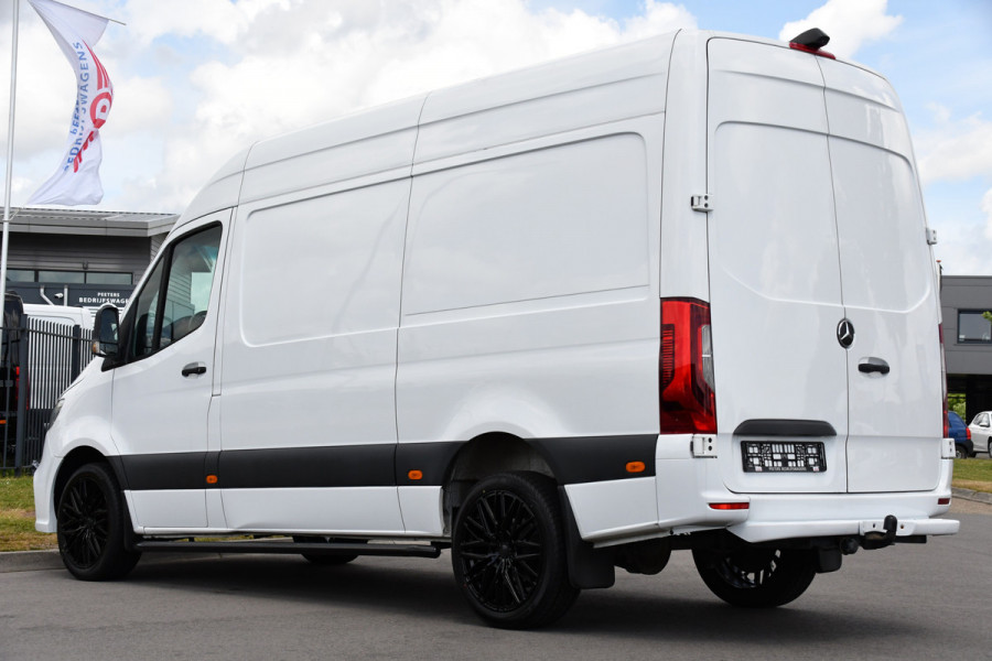 Mercedes-Benz Sprinter 319 V6 3.0 CDI L2H2 AMG Pakket! Camera, Cruise, Carplay, Automaat, LED, 190PK, Multimedia, Stoelverwarming, UNIEK!