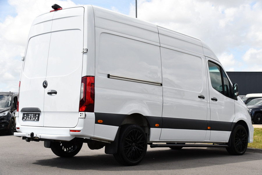 Mercedes-Benz Sprinter 319 V6 3.0 CDI L2H2 AMG Pakket! Camera, Cruise, Carplay, Automaat, LED, 190PK, Multimedia, Stoelverwarming, UNIEK!