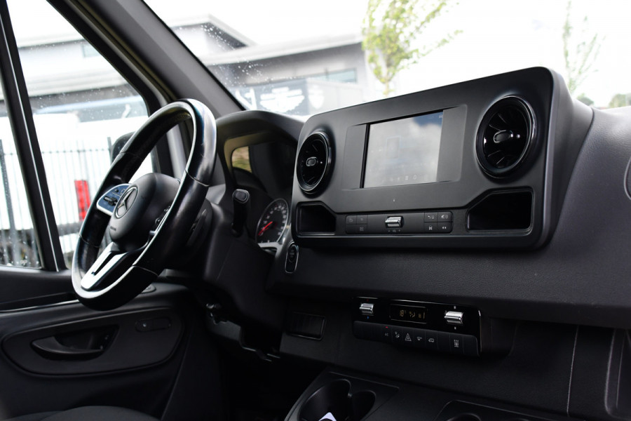Mercedes-Benz Sprinter 319 V6 3.0 CDI L2H2 AMG Pakket! Camera, Cruise, Carplay, Automaat, LED, 190PK, Multimedia, Stoelverwarming, UNIEK!