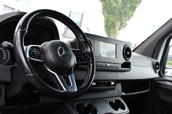 Mercedes-Benz Sprinter 319 V6 3.0 CDI L2H2 AMG Pakket! Camera, Cruise, Carplay, Automaat, LED, 190PK, Multimedia, Stoelverwarming, UNIEK!