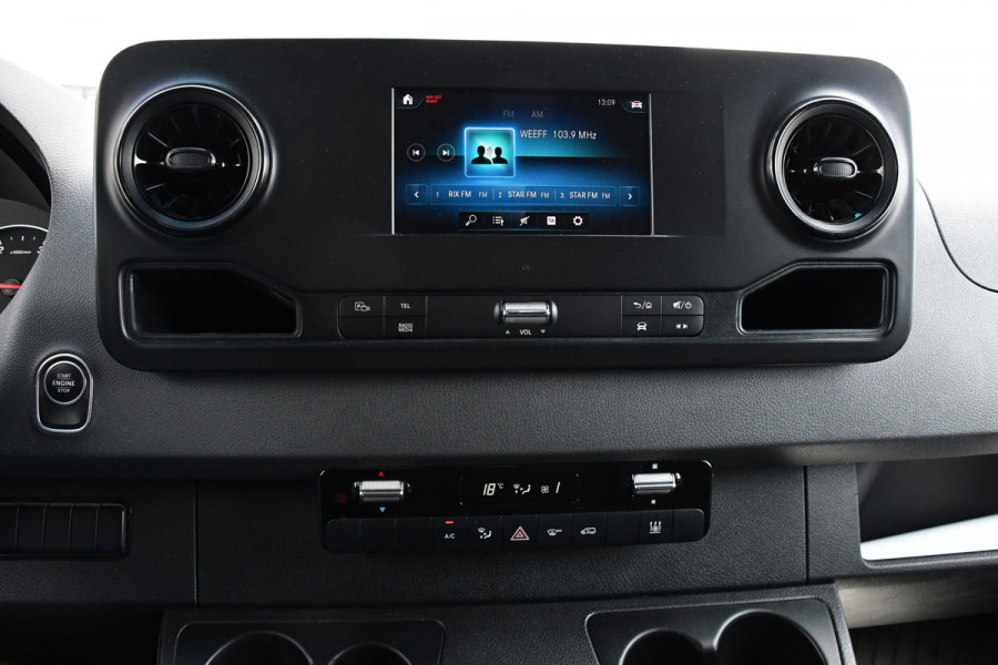 Mercedes-Benz Sprinter 319 V6 3.0 CDI L2H2 AMG Pakket! Camera, Cruise, Carplay, Automaat, LED, 190PK, Multimedia, Stoelverwarming, UNIEK!
