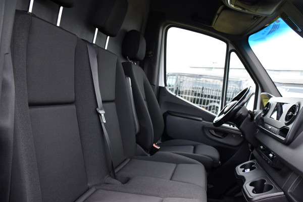 Mercedes-Benz Sprinter 319 V6 3.0 CDI L2H2 AMG Pakket! Camera, Cruise, Carplay, Automaat, LED, 190PK, Multimedia, Stoelverwarming, UNIEK!