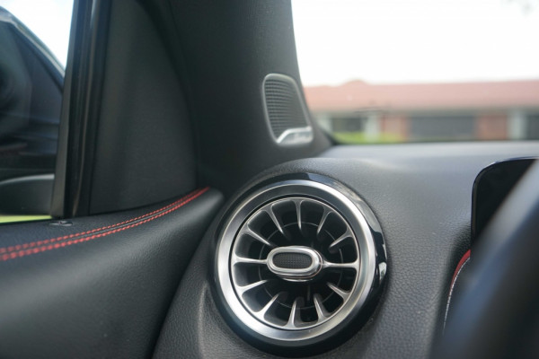 Mercedes-Benz Glb 250 AMG 225PK DCT-8 Pano/Sfeer/Night/Burmester