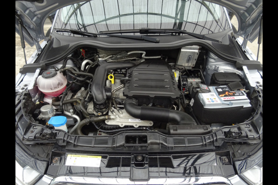 Audi A1 Sportback 1.0 TFSI Adrenalin * NAVIGATIE * S-LINE * LED !!