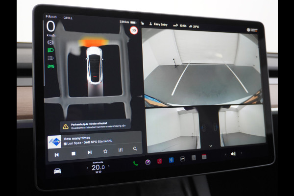 Tesla Model Y RWD 58kWh Lmv 19" Warmtepomp LFP-Accu Autopilot FSD-Computer 3 Leder Panoramadak Elektr.Stuur+Stoel+Verwarmd Navi Ecc Premium Au Camera's Elektr.AchterKlep Parkeer Assistent 2xContactloos-laden Sentry-Mode PrivacyGlas Bluetooth Dodehoek detector Connected services AMD-Ryzen Processor 1.600kg trekvermogen Origineel Nederlandse Auto Fabrieksgarantie t/m 31-12-2026 Garantie op Accu en Motor tot 04-08-2031 max. 160.000km 1e particuliere eigenaar!