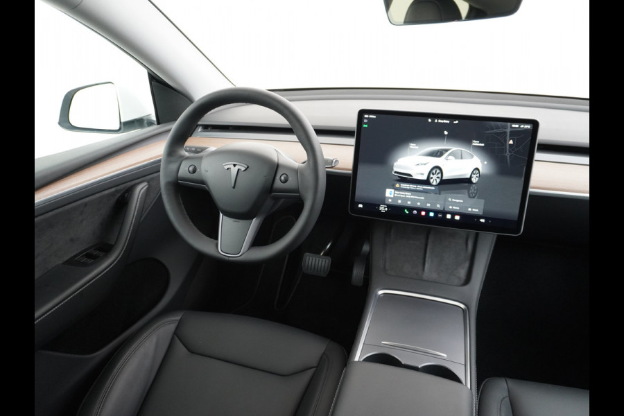 Tesla Model Y RWD 58kWh Lmv 19" Warmtepomp LFP-Accu Autopilot FSD-Computer 3 Leder Panoramadak Elektr.Stuur+Stoel+Verwarmd Navi Ecc Premium Au Camera's Elektr.AchterKlep Parkeer Assistent 2xContactloos-laden Sentry-Mode PrivacyGlas Bluetooth Dodehoek detector Connected services AMD-Ryzen Processor 1.600kg trekvermogen Origineel Nederlandse Auto Fabrieksgarantie t/m 31-12-2026 Garantie op Accu en Motor tot 04-08-2031 max. 160.000km 1e particuliere eigenaar!