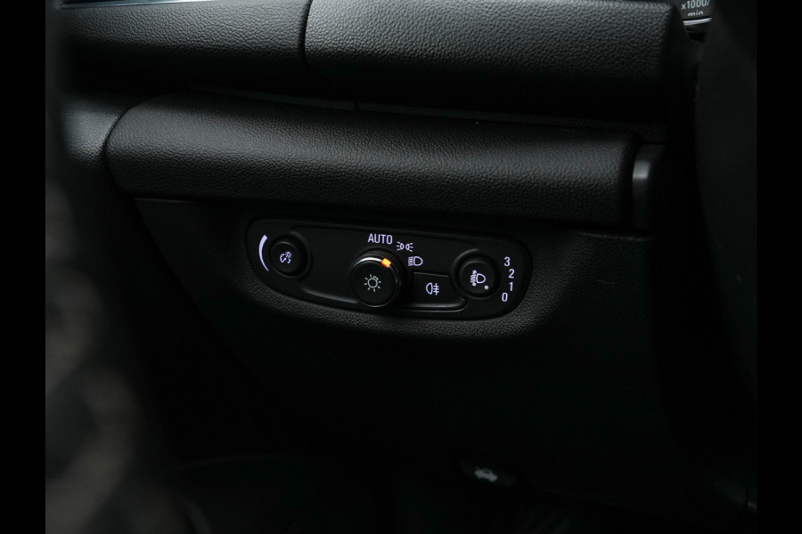 Opel Insignia Sports Tourer 1.5 Turbo Business Executive Aut. *NAVI-FULLMAP | LEATHER-FABRIC | KEYLESS | DAB+ | SPORT-SEATS  | ECC | PDC | CRUISE | TOWBAR | CARPLAY | 18''ALU*