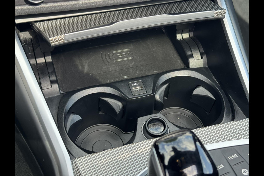 BMW 3 Serie Touring 320i High Exec. M-Sport individual Sfeer Leder Camera Pdc v+a Trekhaak Led