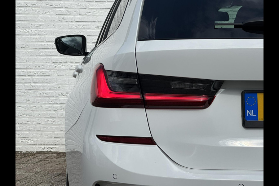 BMW 3 Serie Touring 320i High Exec. M-Sport individual Sfeer Leder Camera Pdc v+a Trekhaak Led