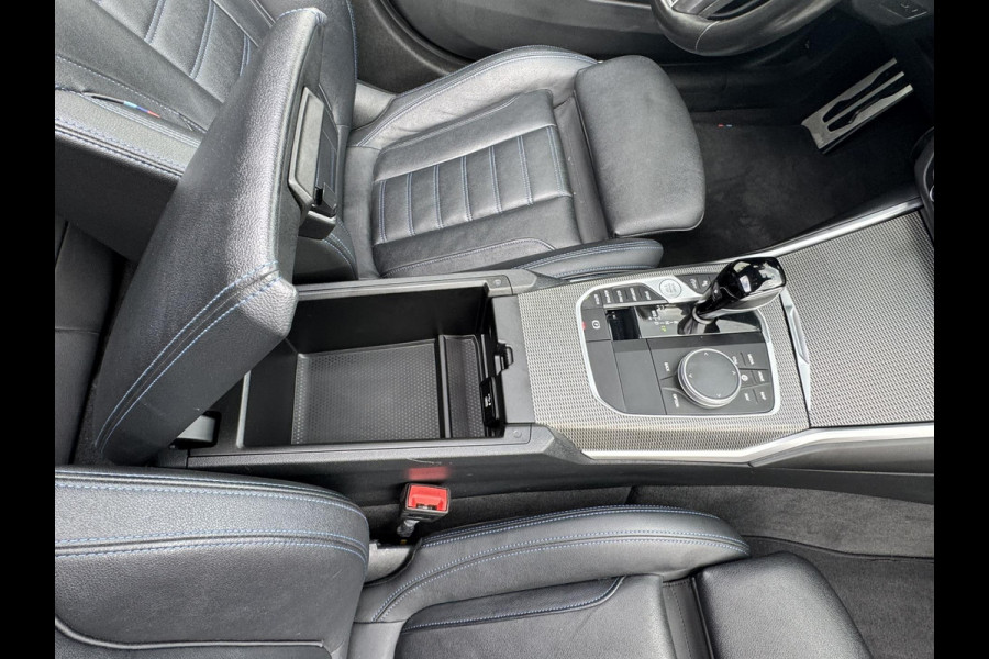 BMW 3 Serie Touring 320i High Exec. M-Sport individual Sfeer Leder Camera Pdc v+a Trekhaak Led
