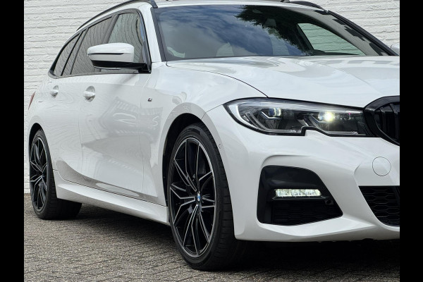 BMW 3 Serie Touring 320i High Exec. M-Sport individual Sfeer Leder Camera Pdc v+a Trekhaak Led