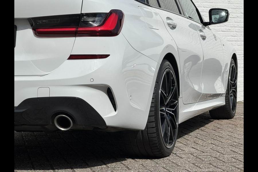 BMW 3 Serie Touring 320i High Exec. M-Sport individual Sfeer Leder Camera Pdc v+a Trekhaak Led