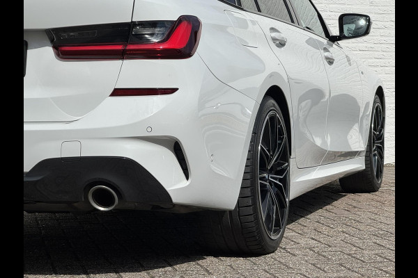 BMW 3 Serie Touring 320i High Exec. M-Sport individual Sfeer Leder Camera Pdc v+a Trekhaak Led