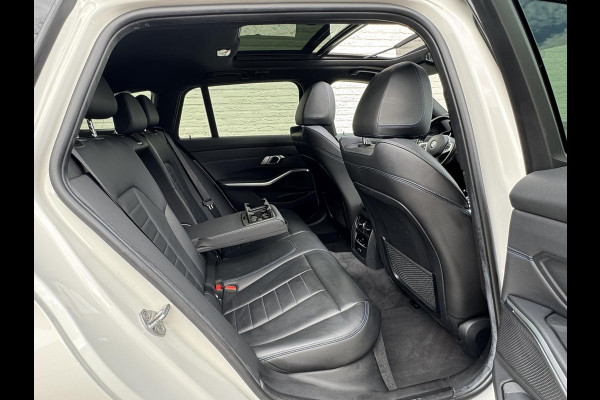 BMW 3 Serie Touring 320i High Exec. M-Sport individual Sfeer Leder Camera Pdc v+a Trekhaak Led