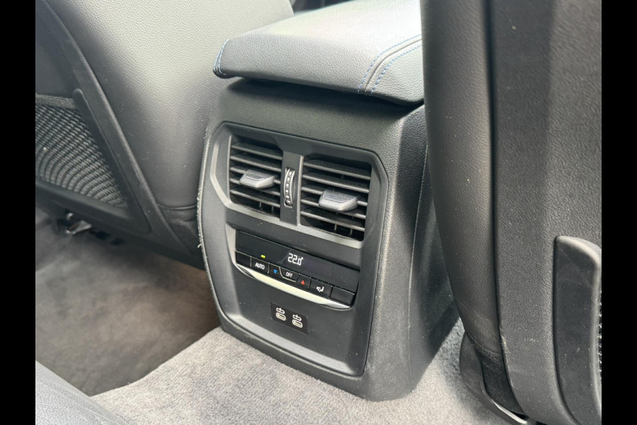 BMW 3 Serie Touring 320i High Exec. M-Sport individual Sfeer Leder Camera Pdc v+a Trekhaak Led