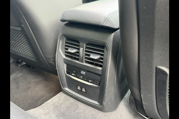 BMW 3 Serie Touring 320i High Exec. M-Sport individual Sfeer Leder Camera Pdc v+a Trekhaak Led