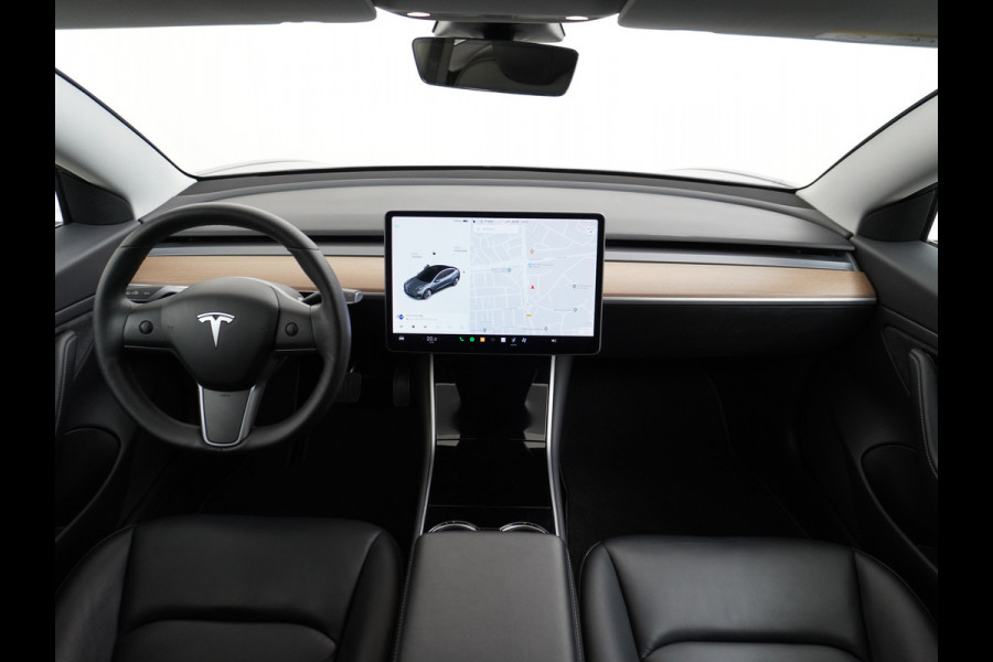 Tesla Model 3 RWD SR+ 60kWh 325PK FSD 2.5-Computer Priv.Glas Lmv 19" AutoPilot Leder PanoDak Adaptive-Cruise Lmv Camera's Elektr.-Stuur+Stoele Navi LED Comfortstoelen ACC DAB GSM-Sleutel+Voorverwarmen interieur via App One-Pedal-Drive Origineel Nederlandse auto tot 11kw laden thuis! Garantie Accu tot 30-09-2027 max 160.000km 1.584kg licht! (23 euro belasting p/m)