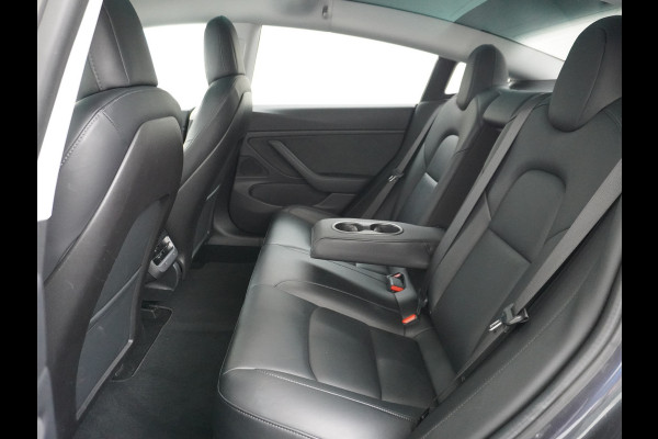 Tesla Model 3 RWD SR+ 60kWh 325PK FSD 2.5-Computer Priv.Glas Lmv 19" AutoPilot Leder PanoDak Adaptive-Cruise Lmv Camera's Elektr.-Stuur+Stoele Navi LED Comfortstoelen ACC DAB GSM-Sleutel+Voorverwarmen interieur via App One-Pedal-Drive Origineel Nederlandse auto tot 11kw laden thuis! Garantie Accu tot 30-09-2027 max 160.000km 1.584kg licht! (23 euro belasting p/m)