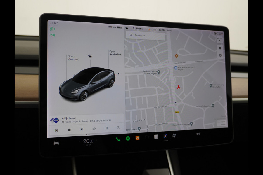 Tesla Model 3 RWD SR+ 60kWh 325PK FSD 2.5-Computer Priv.Glas Lmv 19" AutoPilot Leder PanoDak Adaptive-Cruise Lmv Camera's Elektr.-Stuur+Stoele Navi LED Comfortstoelen ACC DAB GSM-Sleutel+Voorverwarmen interieur via App One-Pedal-Drive Origineel Nederlandse auto tot 11kw laden thuis! Garantie Accu tot 30-09-2027 max 160.000km 1.584kg licht! (23 euro belasting p/m)