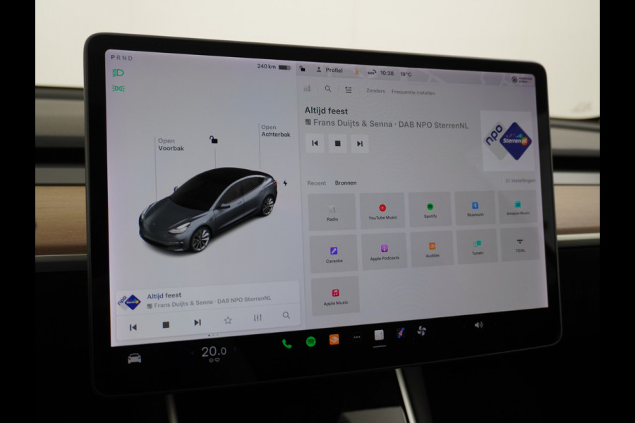 Tesla Model 3 RWD SR+ 60kWh 325PK FSD 2.5-Computer Priv.Glas Lmv 19" AutoPilot Leder PanoDak Adaptive-Cruise Lmv Camera's Elektr.-Stuur+Stoele Navi LED Comfortstoelen ACC DAB GSM-Sleutel+Voorverwarmen interieur via App One-Pedal-Drive Origineel Nederlandse auto tot 11kw laden thuis! Garantie Accu tot 30-09-2027 max 160.000km 1.584kg licht! (23 euro belasting p/m)