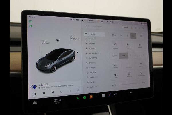Tesla Model 3 RWD SR+ 60kWh 325PK FSD 2.5-Computer Priv.Glas Lmv 19" AutoPilot Leder PanoDak Adaptive-Cruise Lmv Camera's Elektr.-Stuur+Stoele Navi LED Comfortstoelen ACC DAB GSM-Sleutel+Voorverwarmen interieur via App One-Pedal-Drive Origineel Nederlandse auto tot 11kw laden thuis! Garantie Accu tot 30-09-2027 max 160.000km 1.584kg licht! (23 euro belasting p/m)