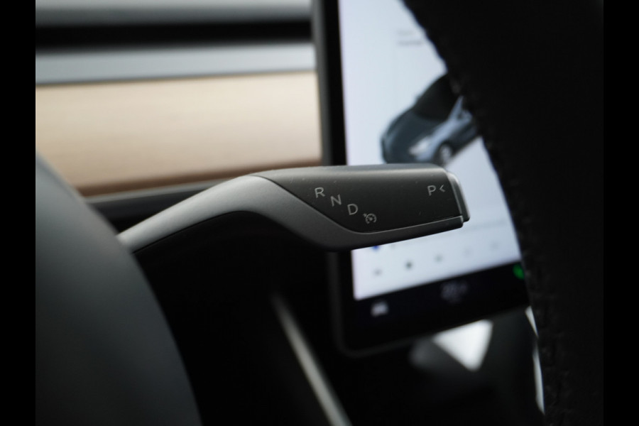 Tesla Model 3 RWD SR+ 60kWh 325PK FSD 2.5-Computer Priv.Glas Lmv 19" AutoPilot Leder PanoDak Adaptive-Cruise Lmv Camera's Elektr.-Stuur+Stoele Navi LED Comfortstoelen ACC DAB GSM-Sleutel+Voorverwarmen interieur via App One-Pedal-Drive Origineel Nederlandse auto tot 11kw laden thuis! Garantie Accu tot 30-09-2027 max 160.000km 1.584kg licht! (23 euro belasting p/m)